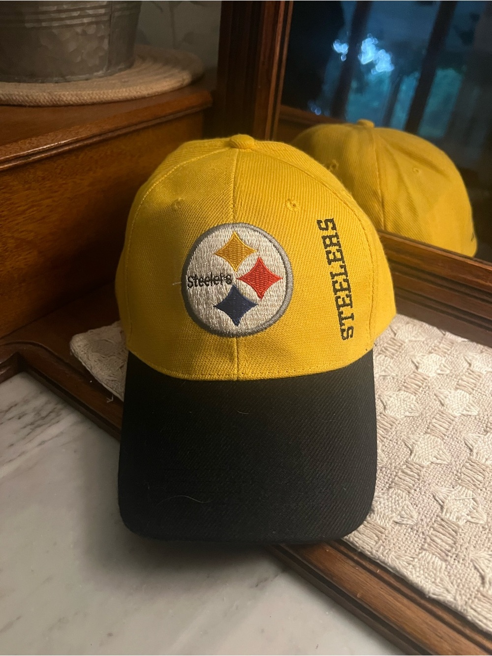 NFL Classic Embroidered Logo Pittsburgh Steelers Adjustable Hat Yellow Black NWT